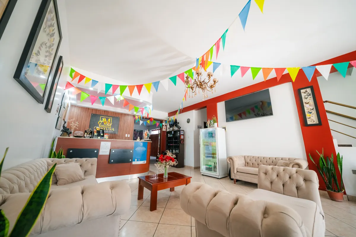 Recepción y atención 24 horas del Hotel Arenas del Mayo en Moyobamba