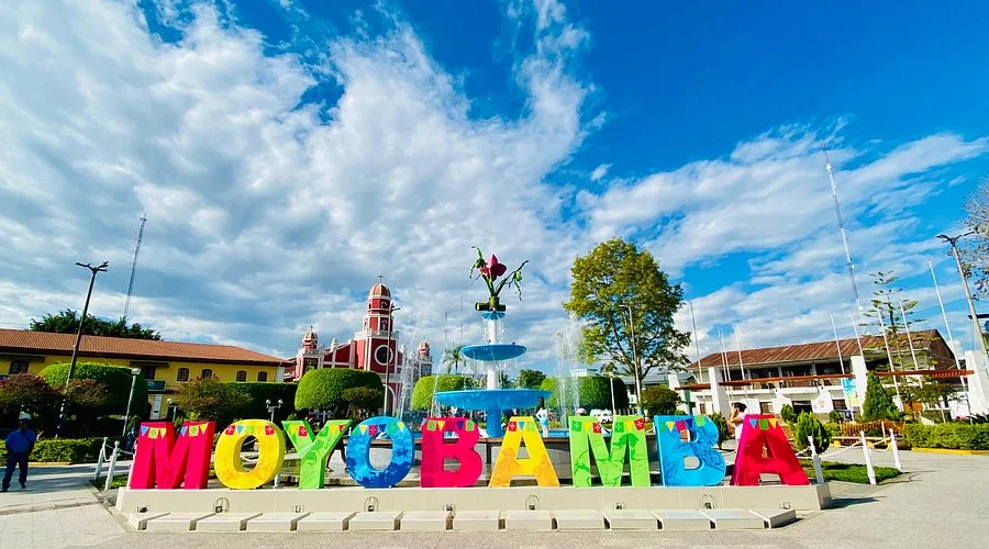Plaza de Armas de Moyobamba a 400 metros del Hotel Arenas del Mayo